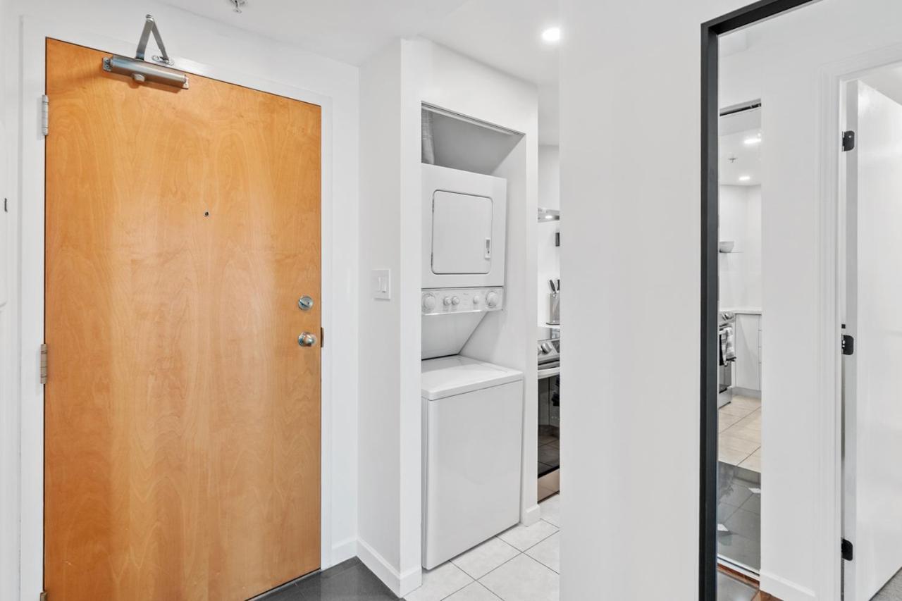 Downtown Luxury 1Br Coal Harbour Apartment Vancouver Bagian luar foto