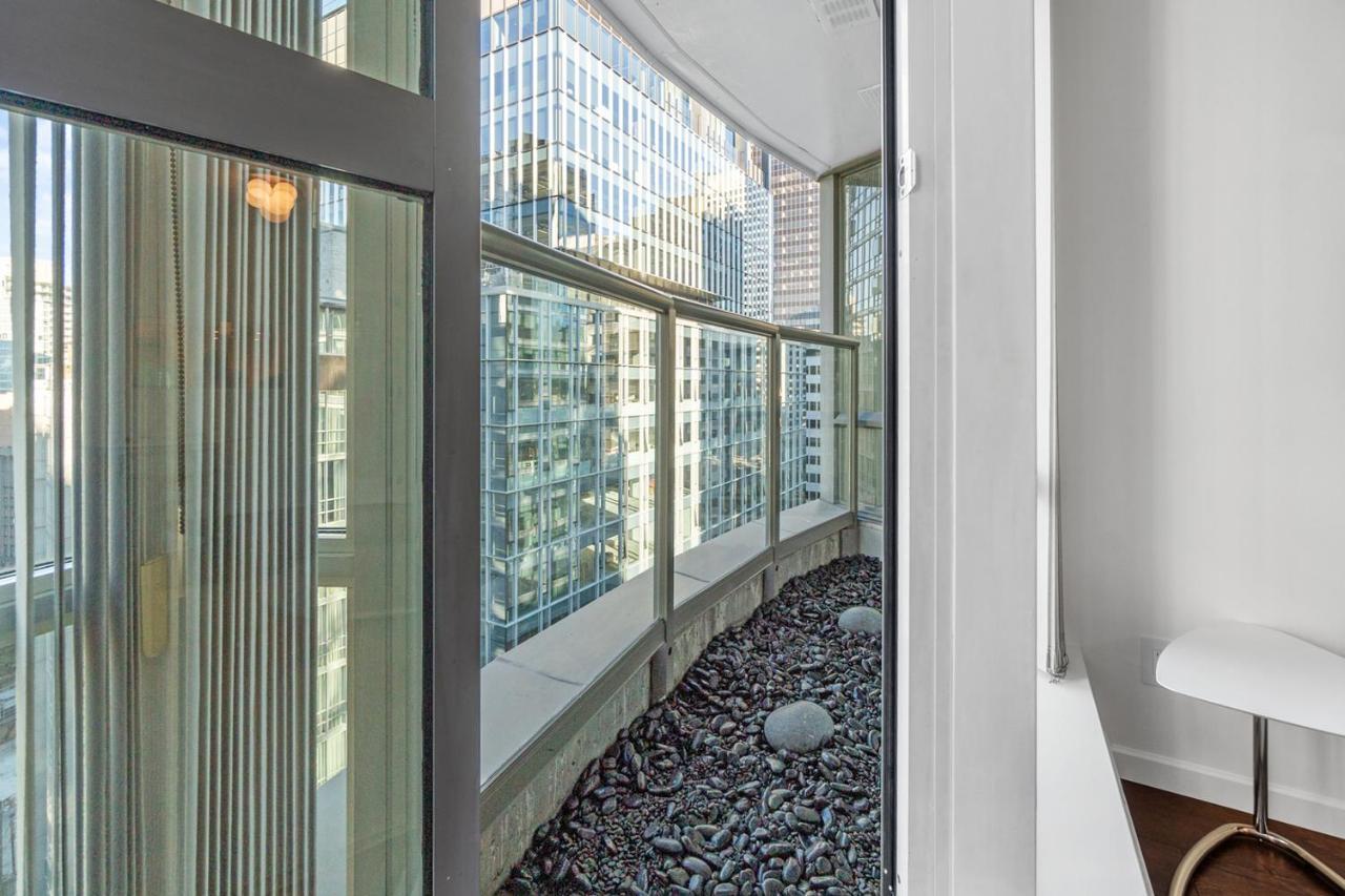 Downtown Luxury 1Br Coal Harbour Apartment Vancouver Bagian luar foto