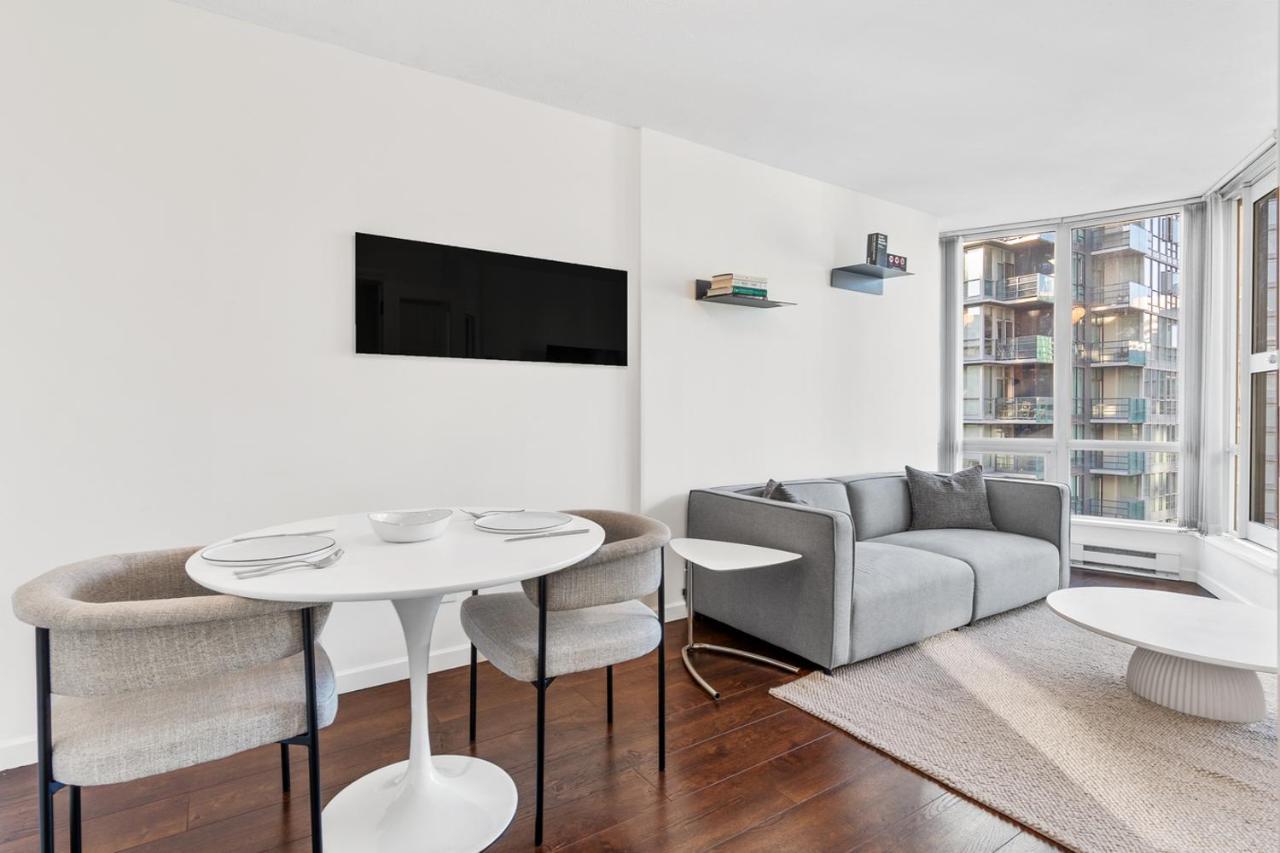 Downtown Luxury 1Br Coal Harbour Apartment Vancouver Bagian luar foto