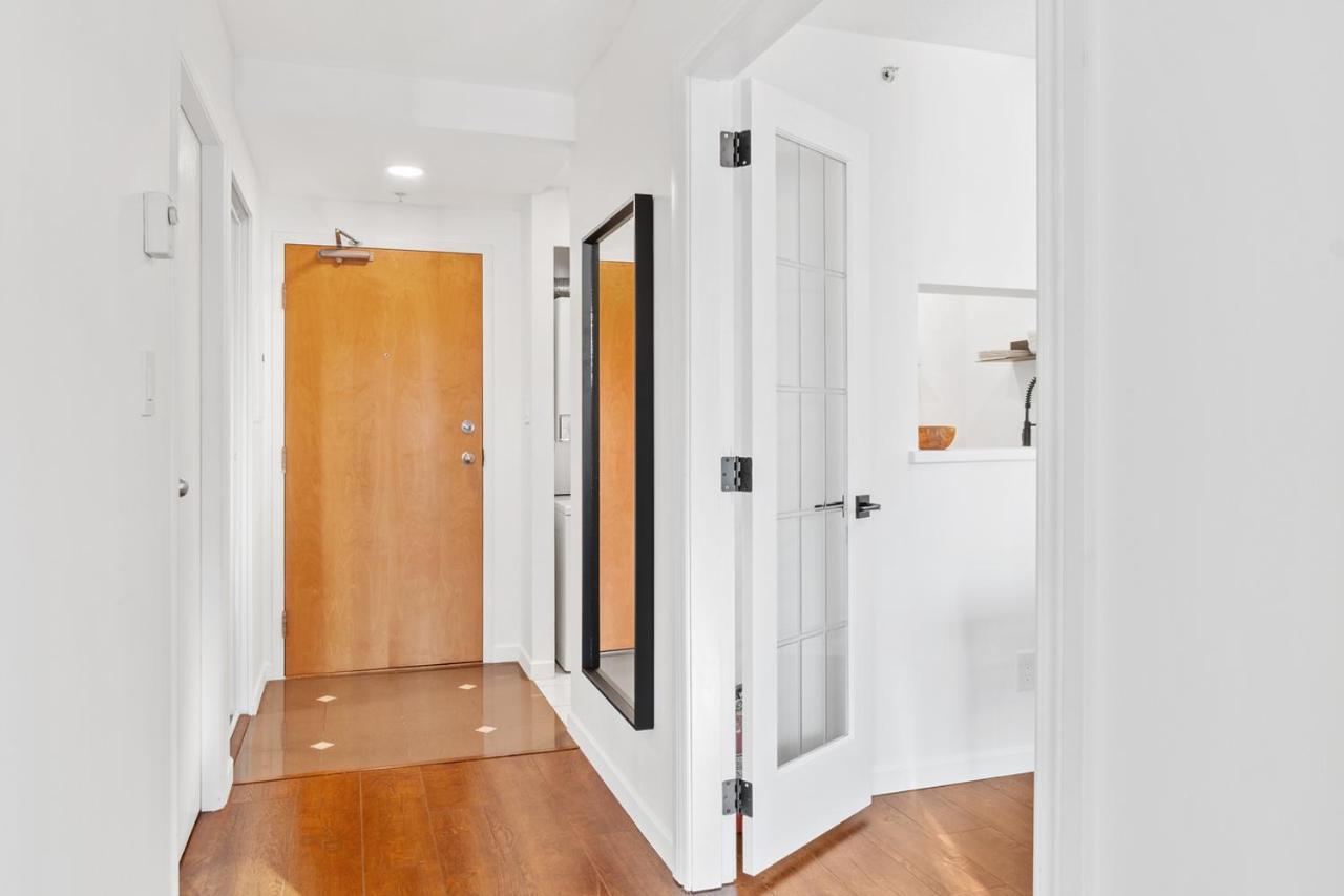 Downtown Luxury 1Br Coal Harbour Apartment Vancouver Bagian luar foto